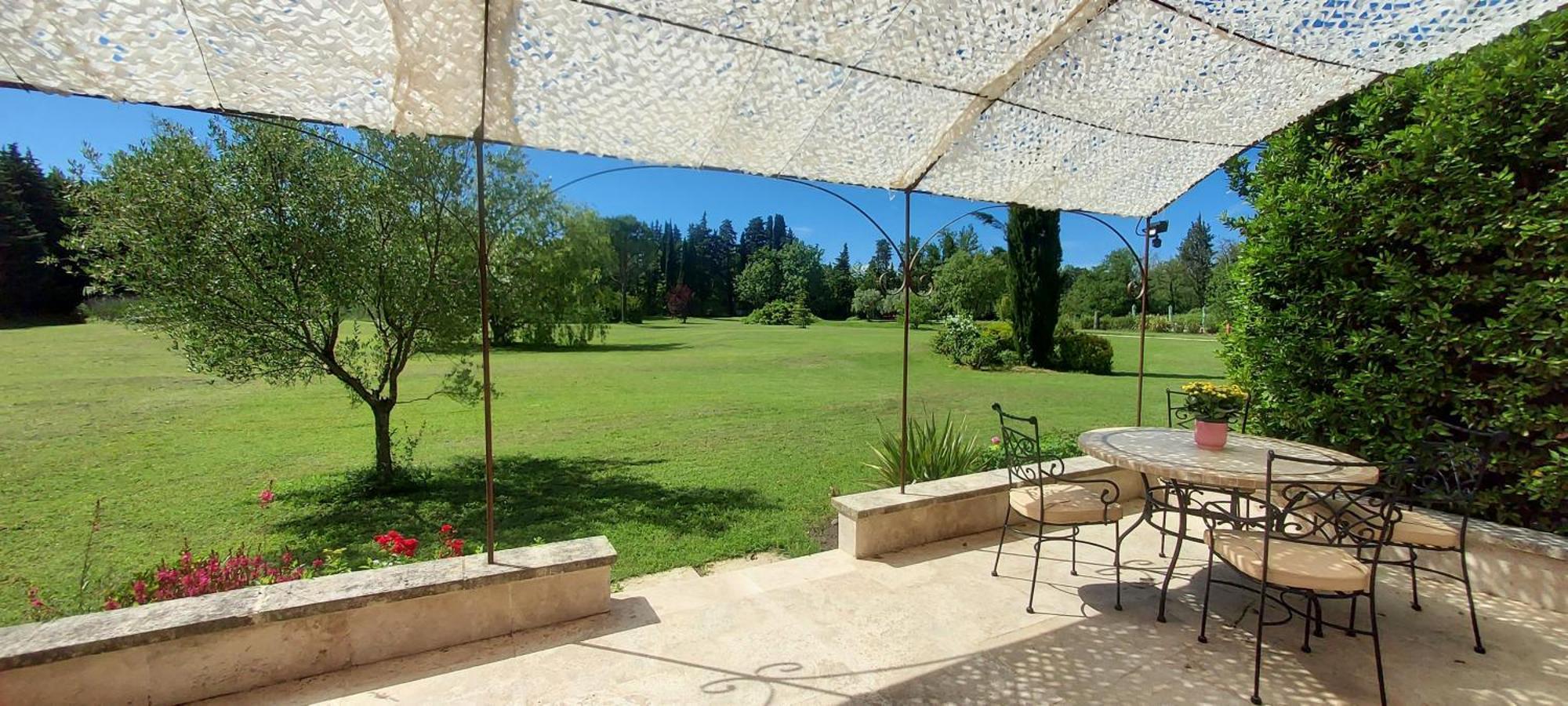 La Bastide Des Amouriers Maison d'hôtes Caumont-sur-Durance